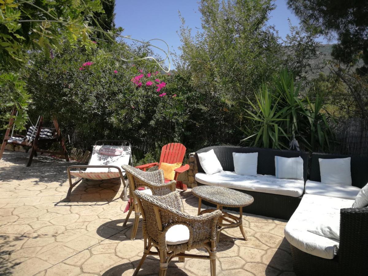 Villa Murgia Solanas  Luaran gambar