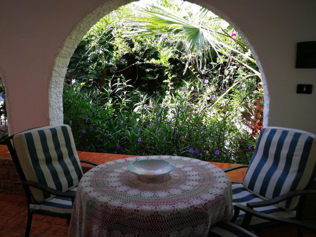 Villa Murgia Solanas  Luaran gambar