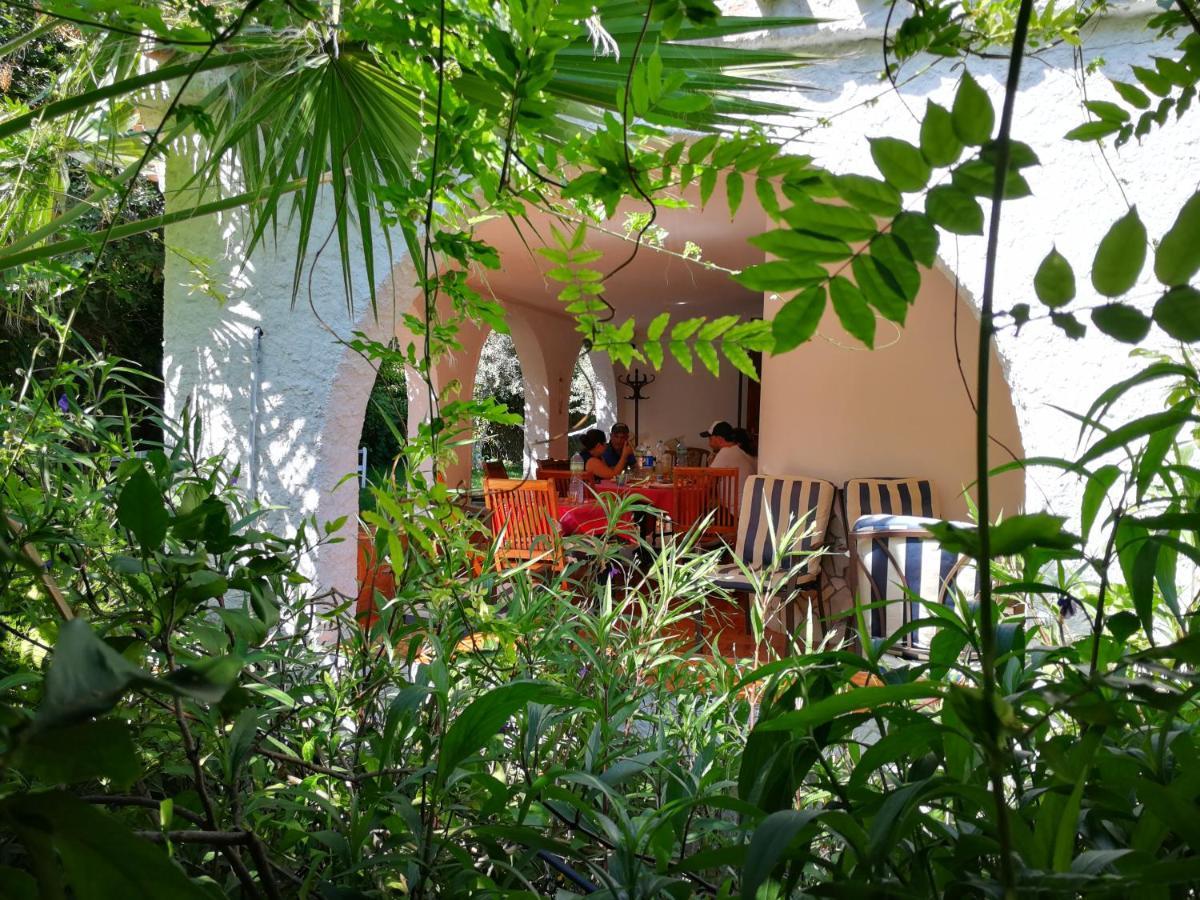 Villa Murgia Solanas  Luaran gambar