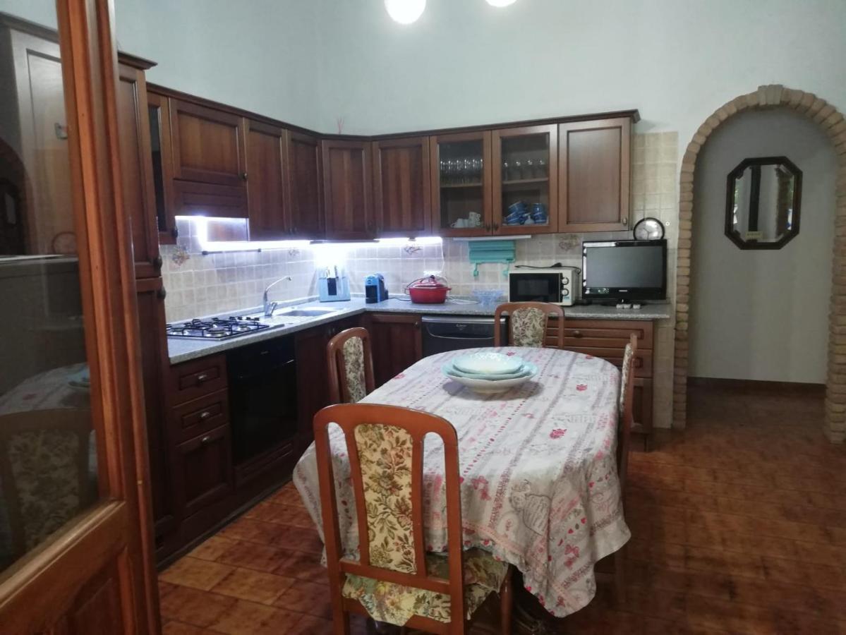 Villa Murgia Solanas  Luaran gambar