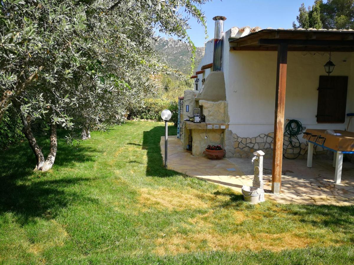 Villa Murgia Solanas  Luaran gambar