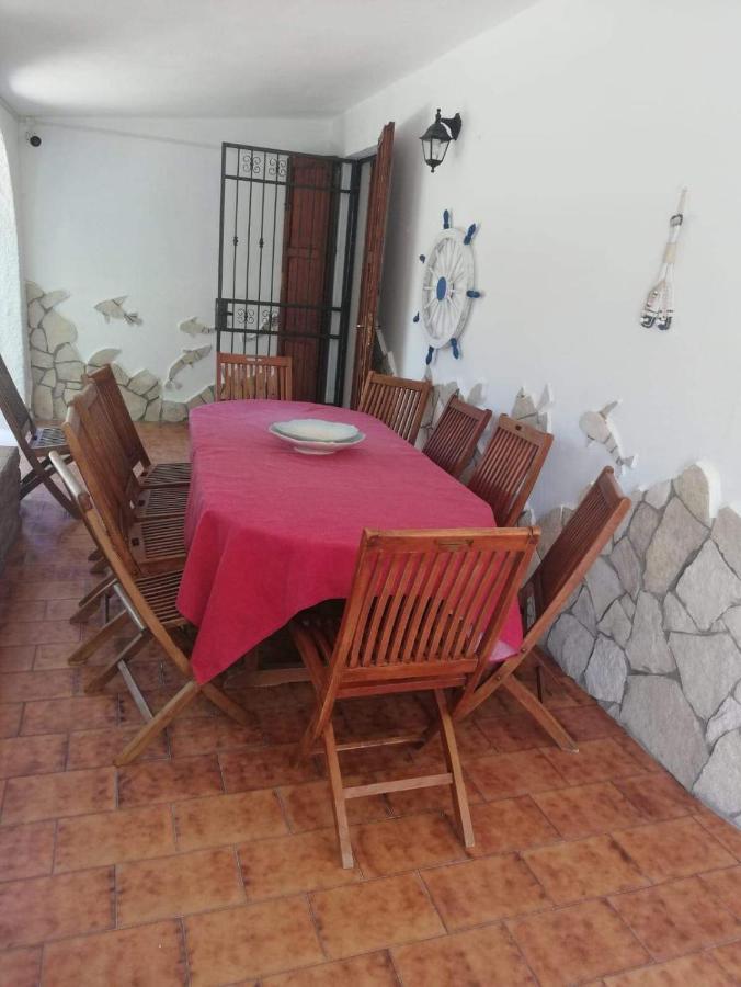 Villa Murgia Solanas  Luaran gambar