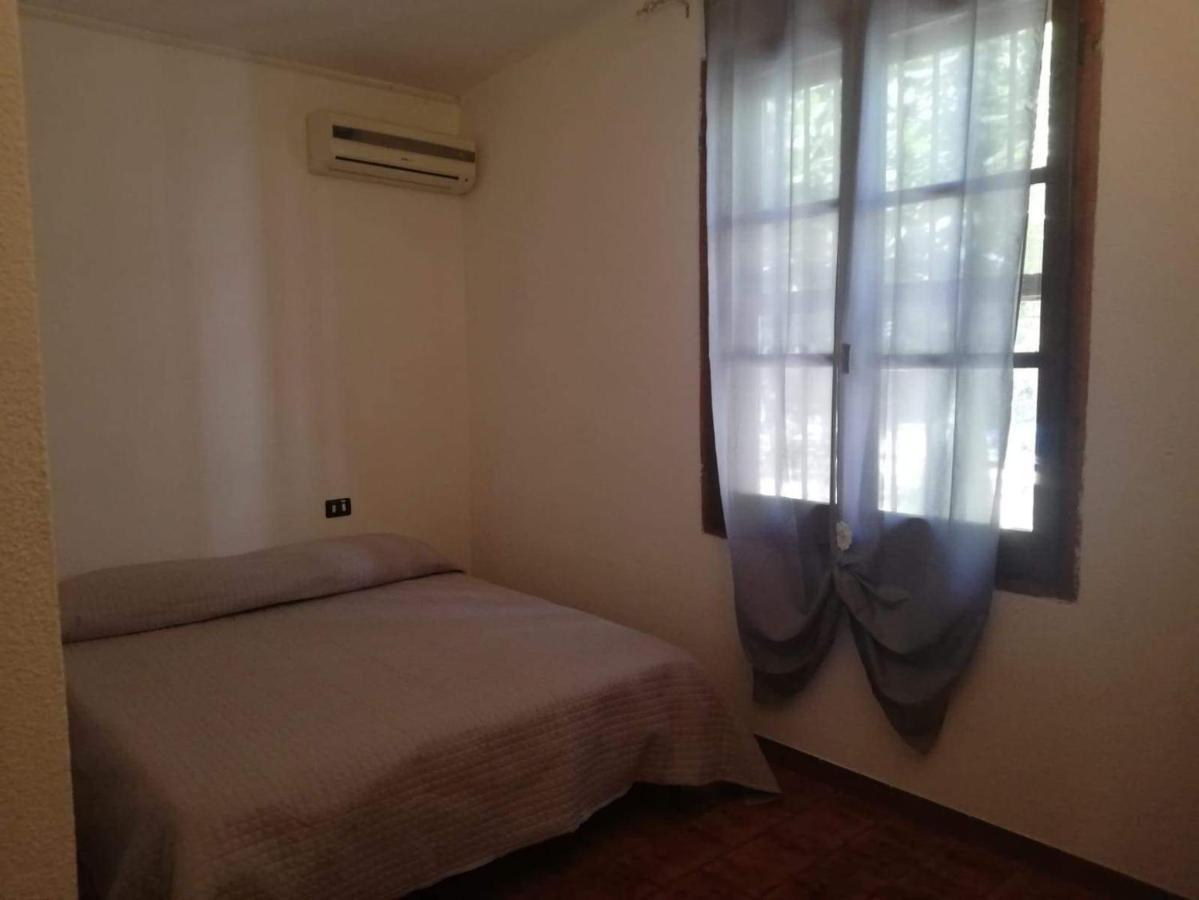 Villa Murgia Solanas  Luaran gambar