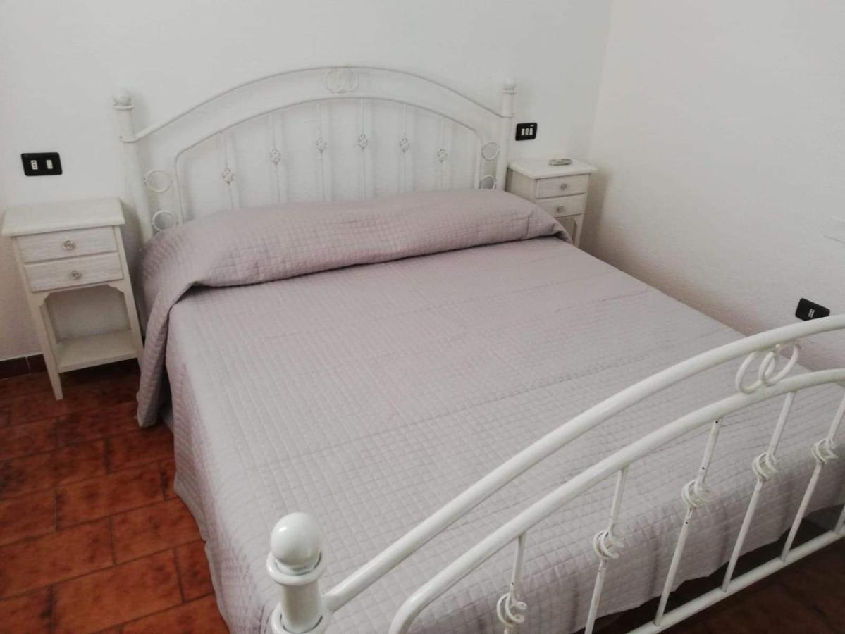 Villa Murgia Solanas  Luaran gambar